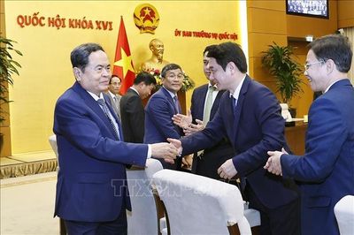 Chủ tịch Quốc hội gặp mặt các đại sứ, trưởng cơ quan đại diện ngoại giao Việt Nam ở nước ngoài