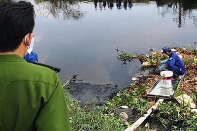 Điều tra vụ phát hiện bộ xương người quấn trong vải đỏ bên bờ sông Sài Gòn