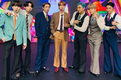 Forbes công khai chỉ trích GRAMMY, lên tiếng ủng hộ quyết định tẩy chay của BTS
