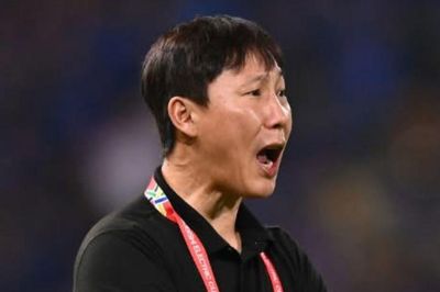 Dậy sóng với quyết định của HLV Kim Sang Sik