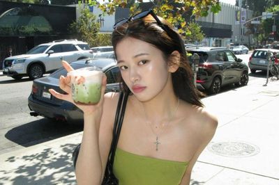 An Yu Jin (IVE) khoe vẻ đẹp trong trẻo giữa nắng hè Los Angeles