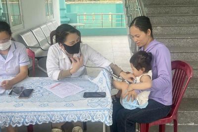 Xã Thăng Bình đẩy mạnh khám sức khỏe miễn phí cho người dân