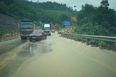 Chủ động ứng phó với mưa lớn, bảo đảm giao thông an toàn
