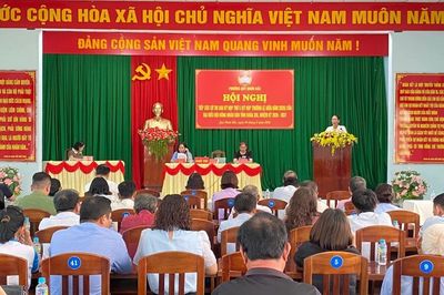 Phó Chủ tịch HĐND tỉnh Huỳnh Thúy Vân tiếp xúc cử tri phường Quy Nhơn Bắc