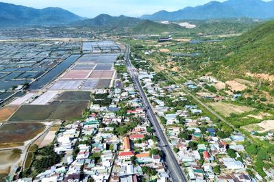 Dự án Đường sắt tốc độ cao trên trục Bắc - Nam đi qua địa bàn tỉnh Khánh Hòa: Tăng tốc giải phóng mặt bằng