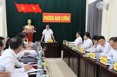 Đoàn kiểm tra của Tỉnh ủy Lào Cai kiểm tra tại Đảng ủy phường Nam Cường
