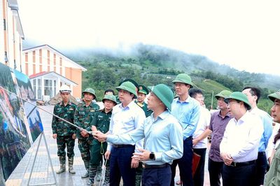 Thường trực Tỉnh ủy kiểm tra tiến độ xây dựng các trường học tại xã biên giới ở Y Tý và A Mú Sung