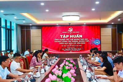 Đảng ủy xã Văn Bàn tổ chức tập huấn ứng dụng trí tuệ nhân tạo AI trong công tác Đảng và đoàn thể