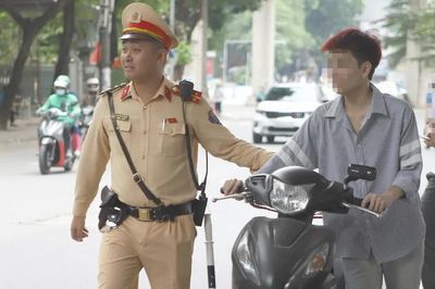 Hà Nội: CSGT tăng cường xử lý thanh, thiếu niên vi phạm giao thông