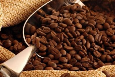 Ngày 4/8: Giá cà phê đảo chiều giảm, hồ tiêu neo ở mức cao