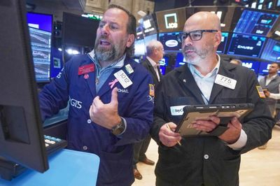 Chứng khoán Mỹ thăng hoa, Dow Jones lập đỉnh lịch sử