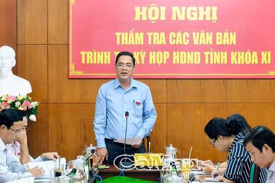 Thẩm tra dự thảo Nghị quyết về chính sách hỗ trợ công chức, viên chức bộ phận một cửa