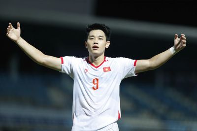Chuyên gia: 3 sao nhập tịch khó đá cùng nhau, HLV Kim Sang-sik dùng người thú vị