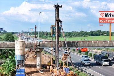 Cận cảnh dự án hơn 36.000 tỷ đồng mở rộng cao tốc kết nối TP.HCM với miền Tây