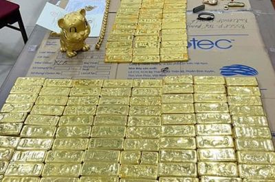 Hàng trăm miếng vàng thu giữ tại nhà bạn gái Mr Pips định giá hơn 222 tỷ đồng