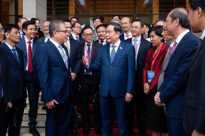 Chủ tịch Quốc hội: Ngành Ngoại giao cần tiên phong hút các dòng vốn thế hệ mới