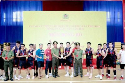 Đoàn Công an thành phố Hà Nội giành 2 huy chương vàng, đăng quang ngôi vương bóng rổ CAND