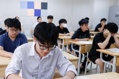 Lọc ảo tuyển sinh đại học 2026: Điểm chuẩn dần hội tụ sau từng vòng xét tuyển