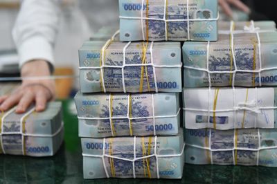 Ngân hàng giảm mạnh nhân sự, có nơi cắt gần 3.800 người sau 6 tháng