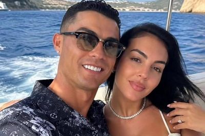 Vợ sắp cưới của Ronaldo đáp trả