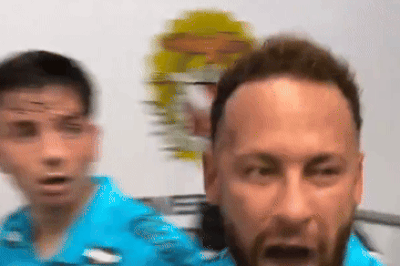 Neymar nổi nóng, khẩu chiến với đối thủ sau chiến thắng