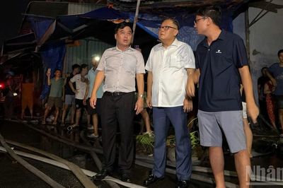 Vụ cháy chợ Biên Hòa: Lãnh đạo thành phố Đồng Nai chỉ đạo tại hiện trường trong đêm
