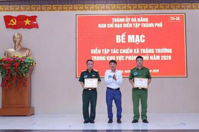 Công an cơ sở được khen thưởng tại diễn tập khu vực phòng thủ