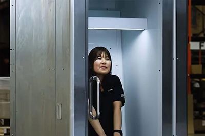 'Tủ lạnh người' xuất hiện ở Nhật Bản