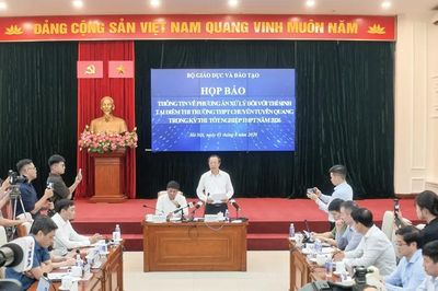 Thi lại để bảo đảm công bằng, xét tuyển riêng cho 328 thí sinh ở Tuyên Quang
