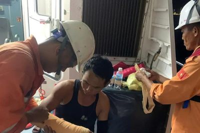 Cứu thành công 30 ngư dân trên tàu cá bị cháy ở vùng biển Khánh Hòa