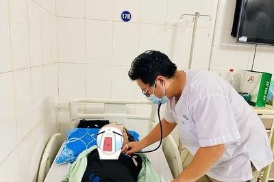 Xin đơn thuốc của hàng xóm, cụ bà nhập viện vì xuất huyết tiêu hóa