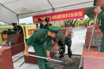 Trung tâm Huấn luyện Bộ đội Biên phòng tham gia phục vụ công tác lấy mẫu và xác định danh tính hài cốt liệt sĩ