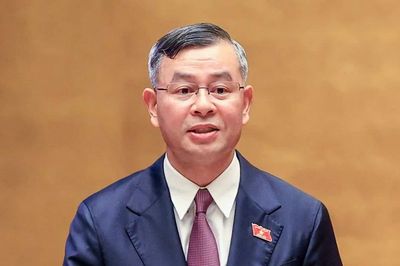 Bộ trưởng Tài chính nói lý do phải cấm kinh doanh khí cười