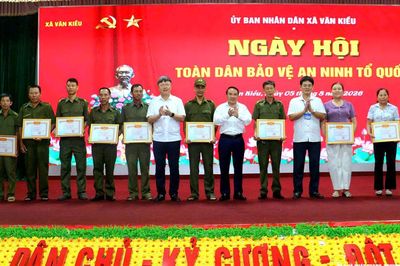 Phó Chủ tịch Thường trực HĐND tỉnh Dương Đình Chỉnh dự Ngày hội 'Toàn dân bảo vệ an ninh Tổ quốc' tại xã Văn Kiều