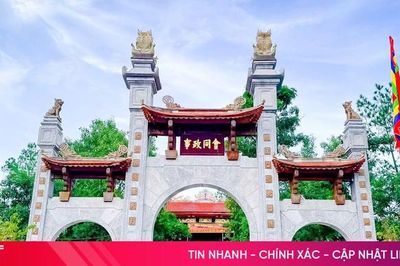 Đền thiêng trên dãy Trà Sơn