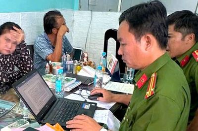 Phát hiện 2 cơ sở bán gạo ST25 giả nhãn hiệu
