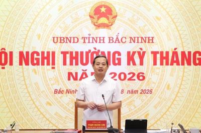Chủ tịch UBND tỉnh Phạm Hoàng Sơn: Tập trung cao nhất các giải pháp để hoàn thành mục tiêu tăng trưởng