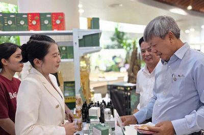 Để sâm Ngọc Linh không chỉ là món quà đắt tiền