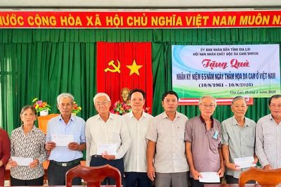 Trao tặng 90 suất quà cho nạn nhân da cam/dioxin
