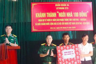Lữ đoàn 273 bàn giao 'Ngôi nhà 100 đồng' tặng gia đình quân nhân