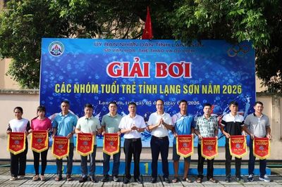 Trên 100 vận động viên tham gia Giải bơi các nhóm tuổi trẻ tỉnh