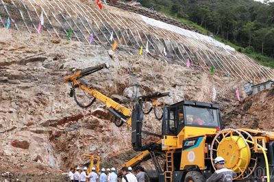 Chính thức khai hầm Hoàng Liên
