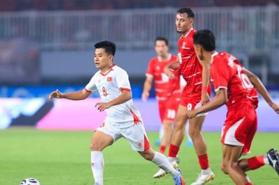 Lê Phạm Thành Long: Mỏ neo thầm lặng nâng tầm tuyến giữa ĐT Việt Nam