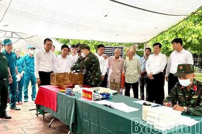Xã Vĩnh Tường lấy mẫu ADN 31 hài cốt liệt sĩ chưa xác định danh tính