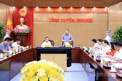 Đẩy nhanh xử lý vướng mắc tại các dự án tồn đọng kéo dài và xây dựng cơ sở dữ liệu đất đai
