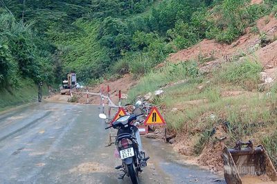 Sạt lở nghiêm trọng tại tuyến đường Km 20 Trung Sơn - Hùng Lợi