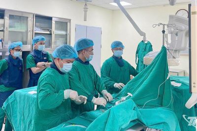 Bệnh viện C Thái Nguyên: Đặt stent thành công cho bệnh nhân bị tắc động mạch cảnh