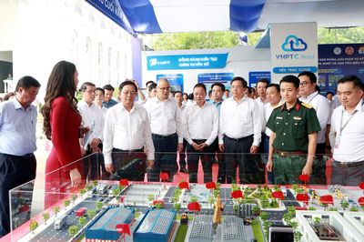 Phó Thủ tướng Hồ Quốc Dũng: Phú Thọ cần phát triển dựa trên ba trụ cột, tạo đột phá bằng khoa học công nghệ và chuyển đổi số
