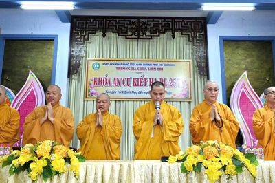 Trường hạ chùa Liên Trì và Vạn Phước sinh hoạt chuyên đề về Cách giáo dục đệ tử trong chốn thiền môn