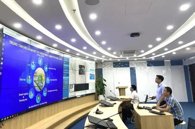 Đổi mới sáng tạo và thí điểm có kiểm soát trong phát triển đô thị thông minh